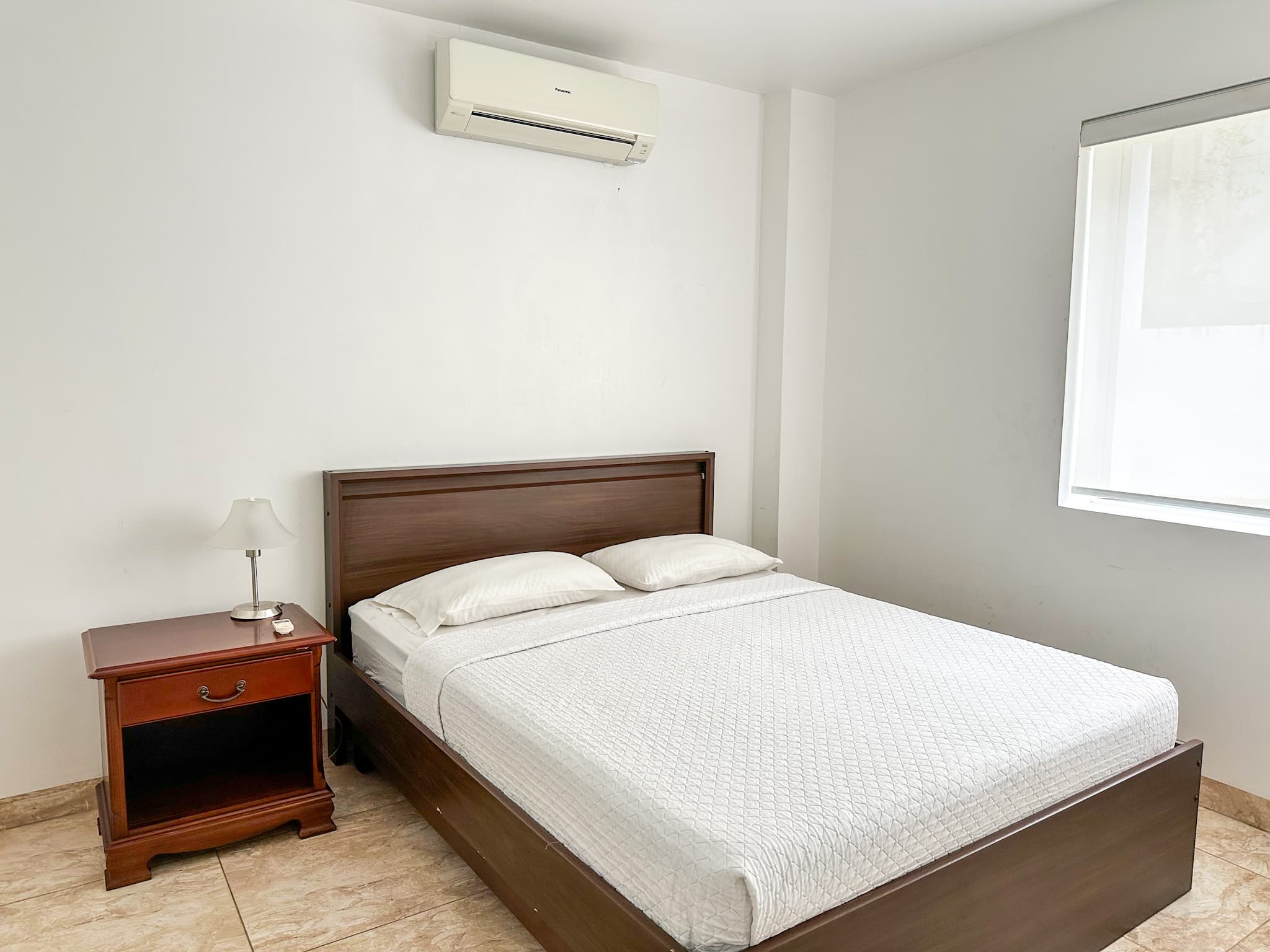Dormitorio principal con aire acondicionado