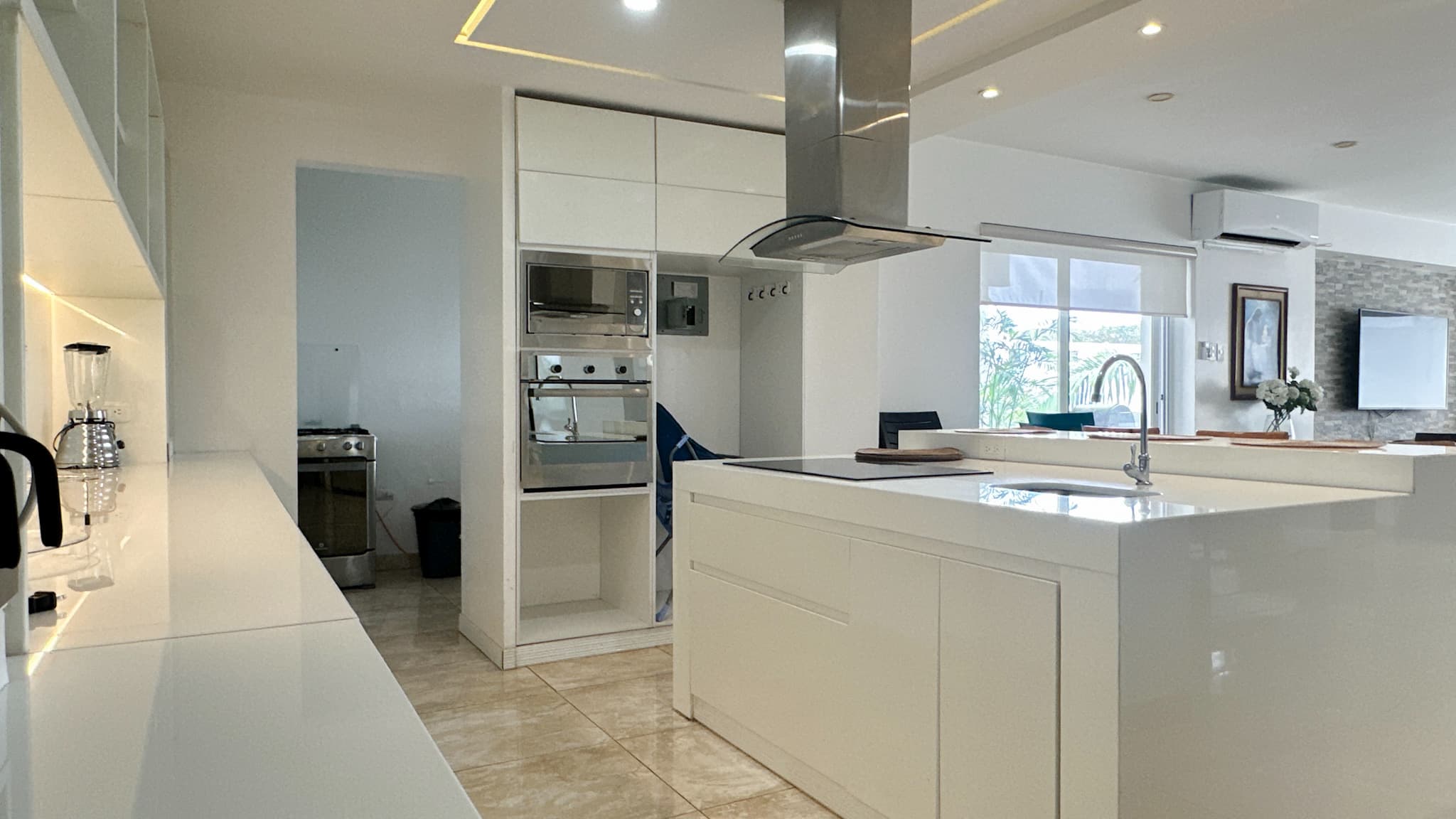 Cocina moderna equipada