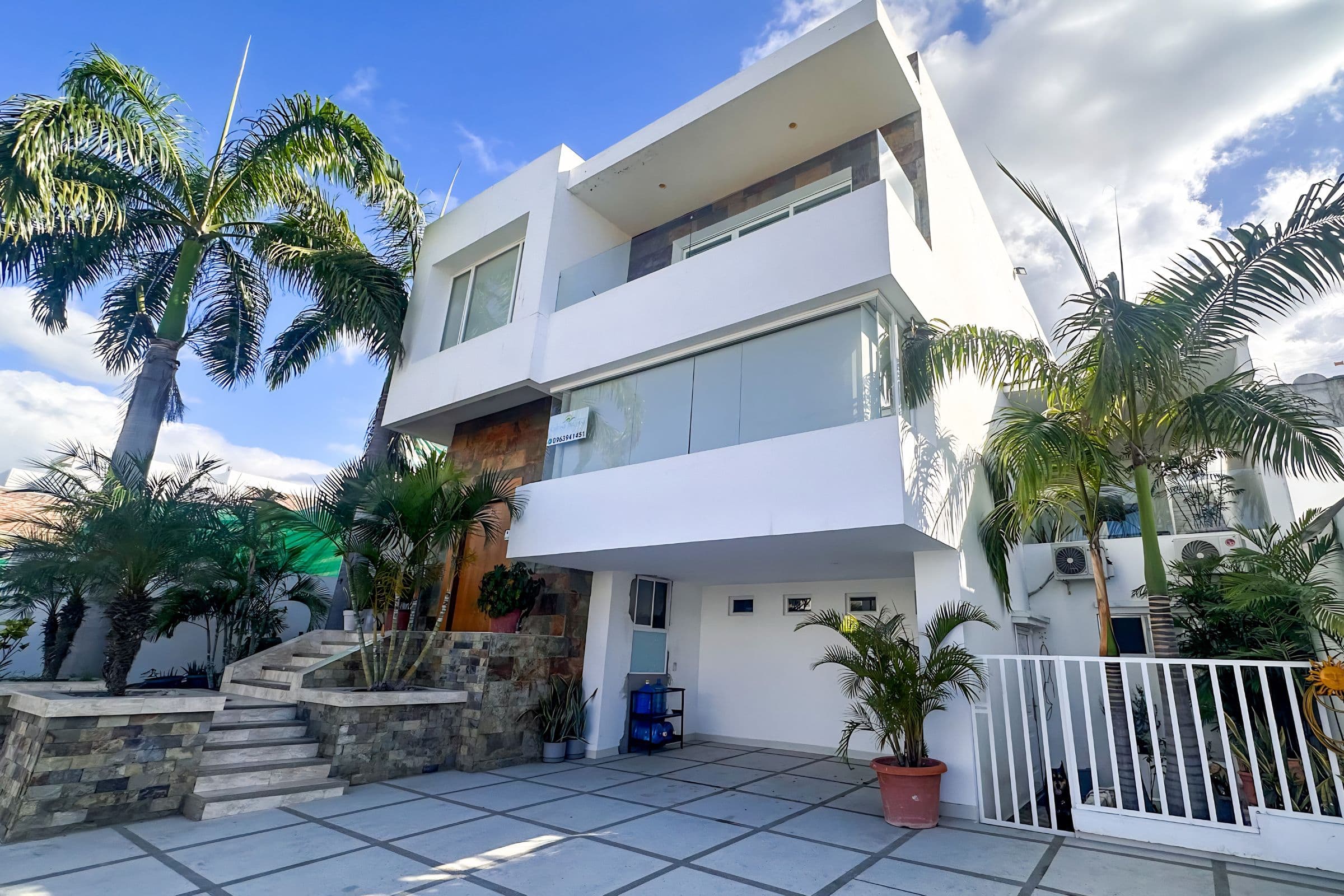 Grandhouse